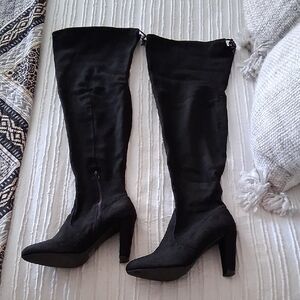 Elegant Black Over-the-Knee Boots.